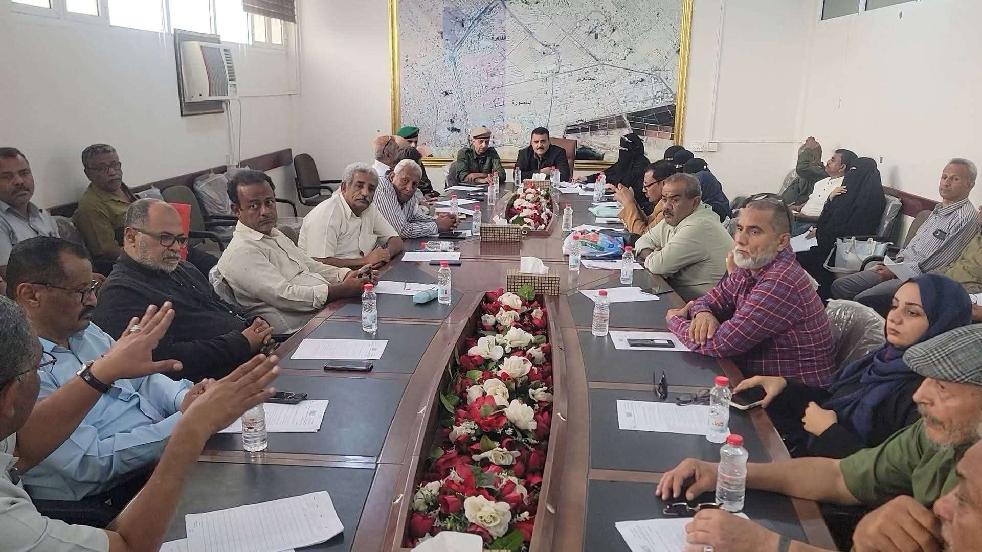 مدير عام المنصورة يحث مدراء المكاتب على مضاعفة الجهود لتحسين الخدمات المقدمة للمواطنين مدير عام المنصورة يحث مدراء المكاتب على مضاعفة الجهود لتحسين الخدمات المقدمة للمواطنين