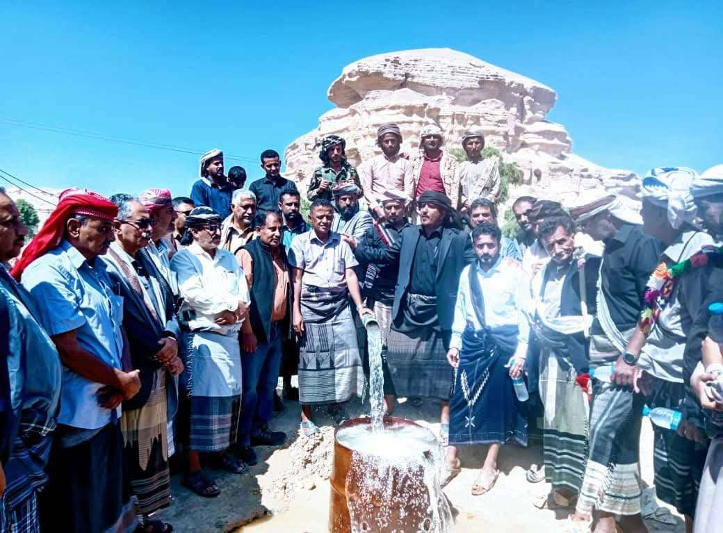 برعاية المحافظ بن الوزير.. تدشين مشروع مياه الحنكة الاستراتيجي بمديرية الروضة