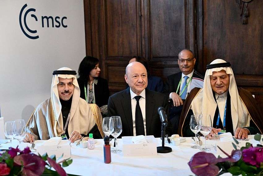 الاندماج في المنظومة الخليجية يبدأ بالتصالح الداخلي وتجريم النزعات الطائفية والسلاح المنفلت الاندماج في المنظومة الخليجية يبدأ بالتصالح الداخلي وتجريم النزعات الطائفية والسلاح المنفلت