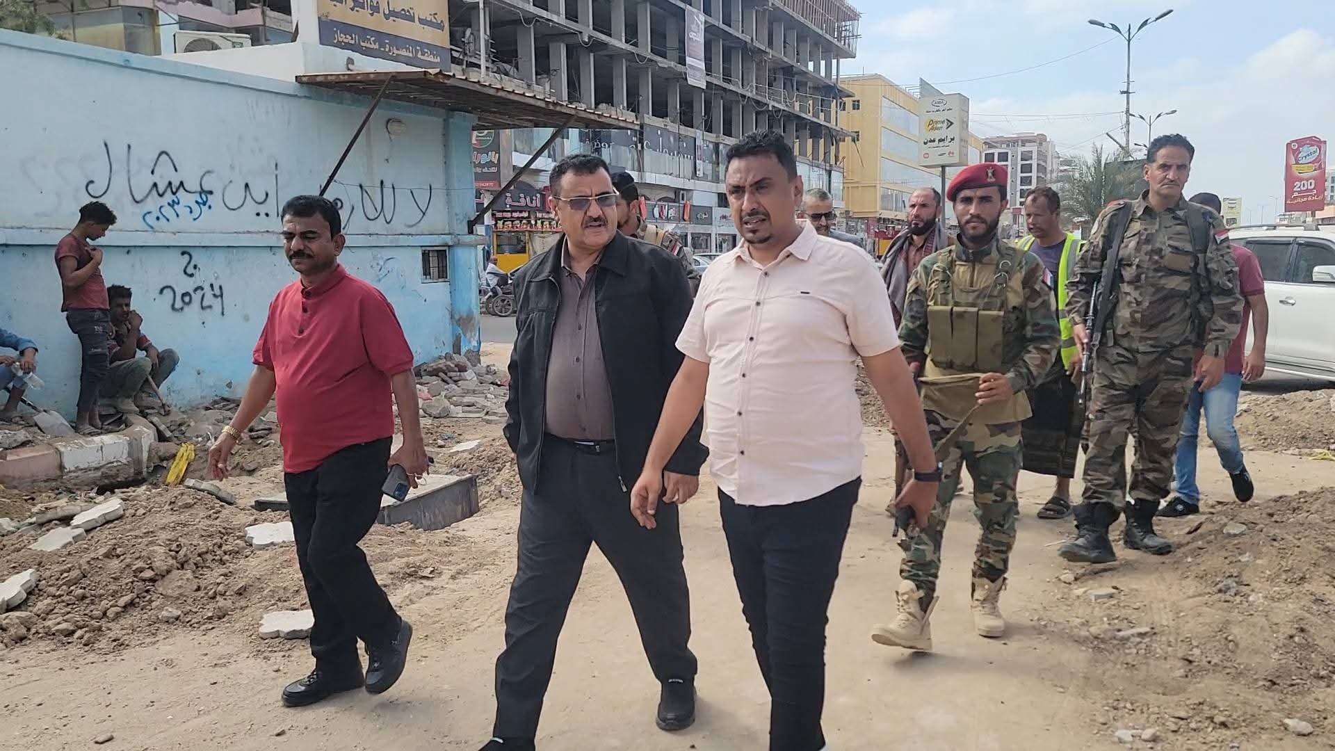 مدير عام المنصورة يدشن مشروع تركيب منظومة الطاقة الشمسية ل( 3 ) محطات الصرف الصحي بالمديرية مدير عام المنصورة يدشن مشروع تركيب منظومة الطاقة الشمسية ل( 3 ) محطات الصرف الصحي بالمديرية