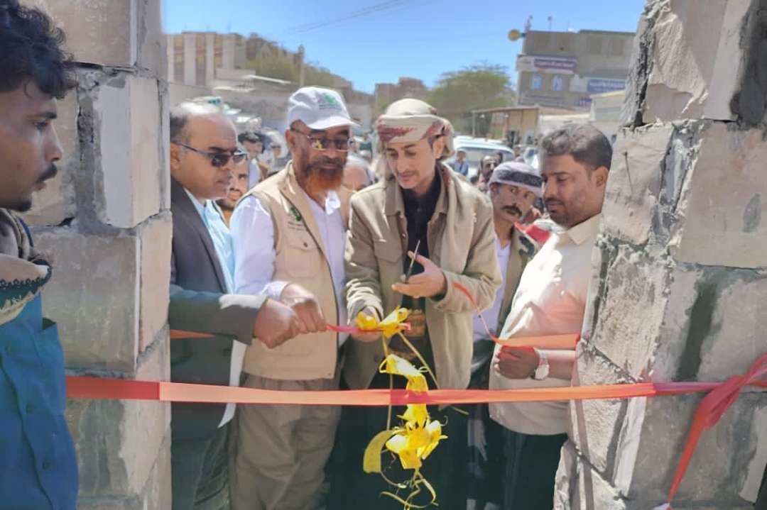 تدشين اول مشروع لرصف وتحسين ساحة سوق المصينعة بمديرية الصعيد