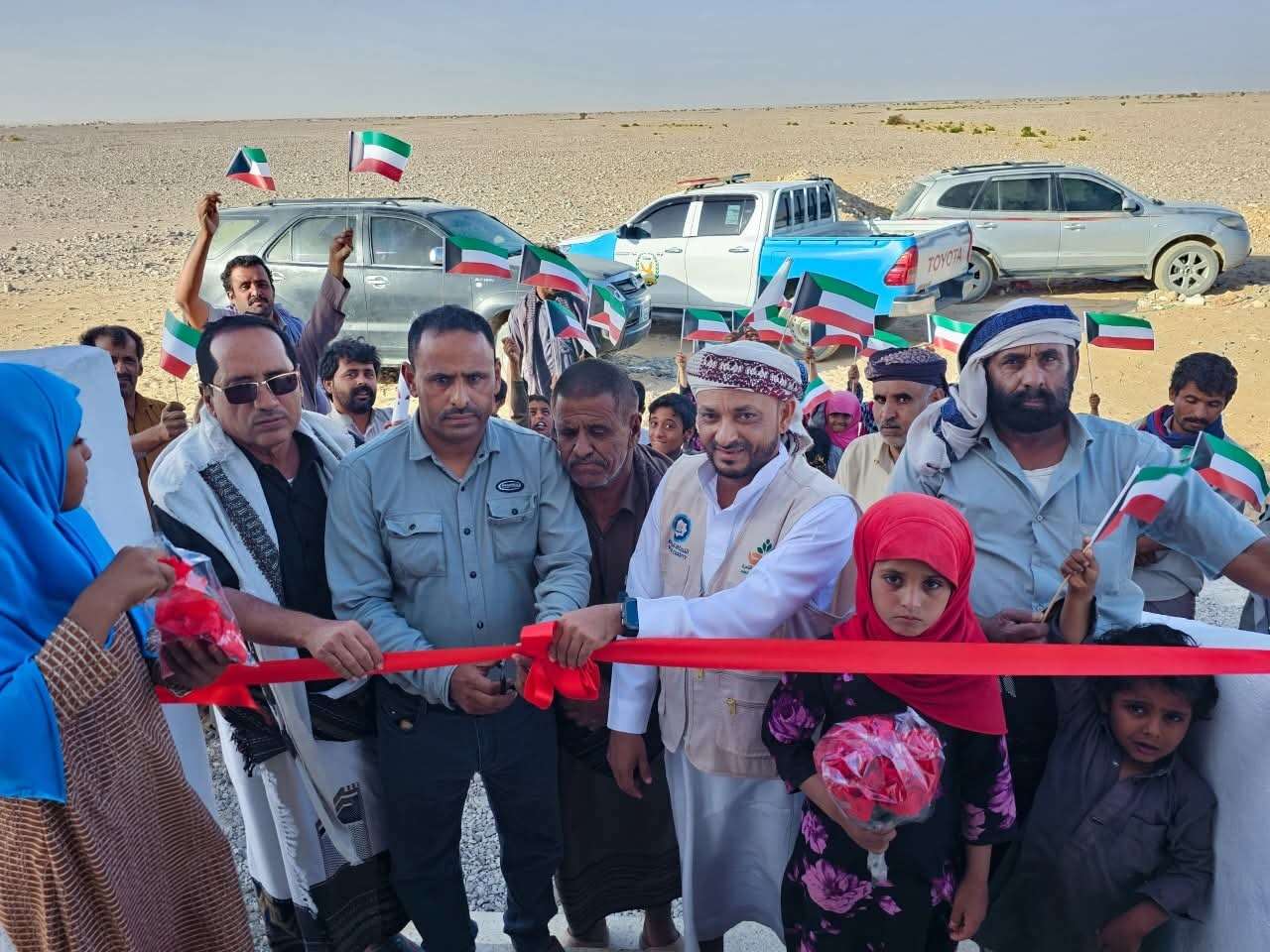 الصحة وأيادي الخير يفتتحان مركزًا صحيًا بمنطقة مطار بمديرية عرماء بتمويل كويتي