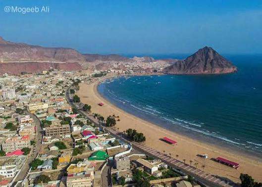 اللجنة الأمنية بالعاصمة عدن تحذر من المساس بالسكينة العامة وتؤكد ملاحقة المحرضين على الفوضى اللجنة الأمنية بالعاصمة عدن تحذر من المساس بالسكينة العامة وتؤكد ملاحقة المحرضين على الفوضى