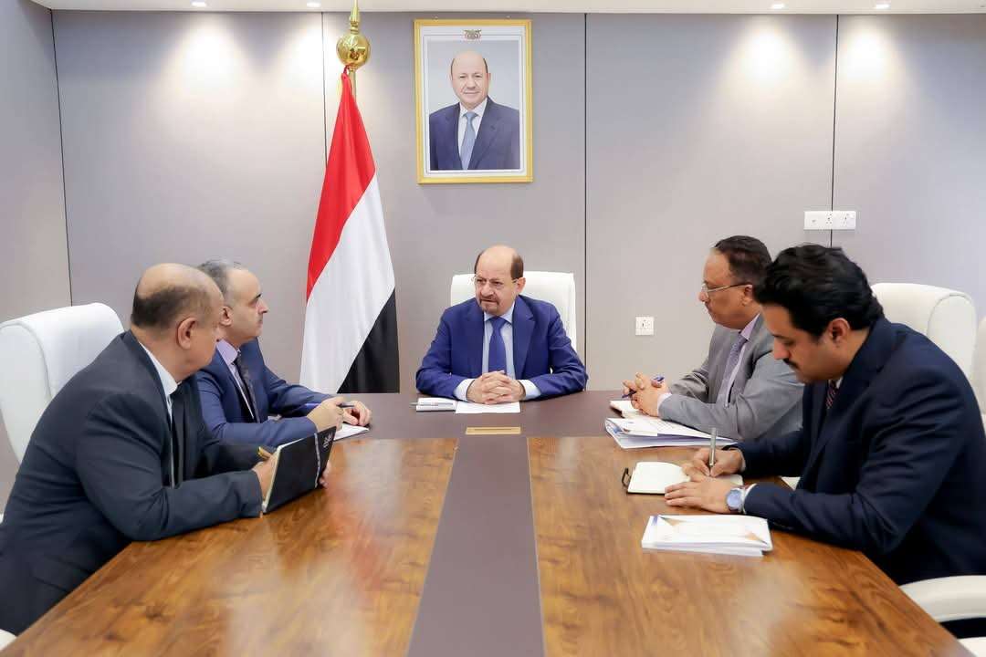 رئيس الوزراء يلتقي برئيسي مصلحتي الضرائب والجمارك