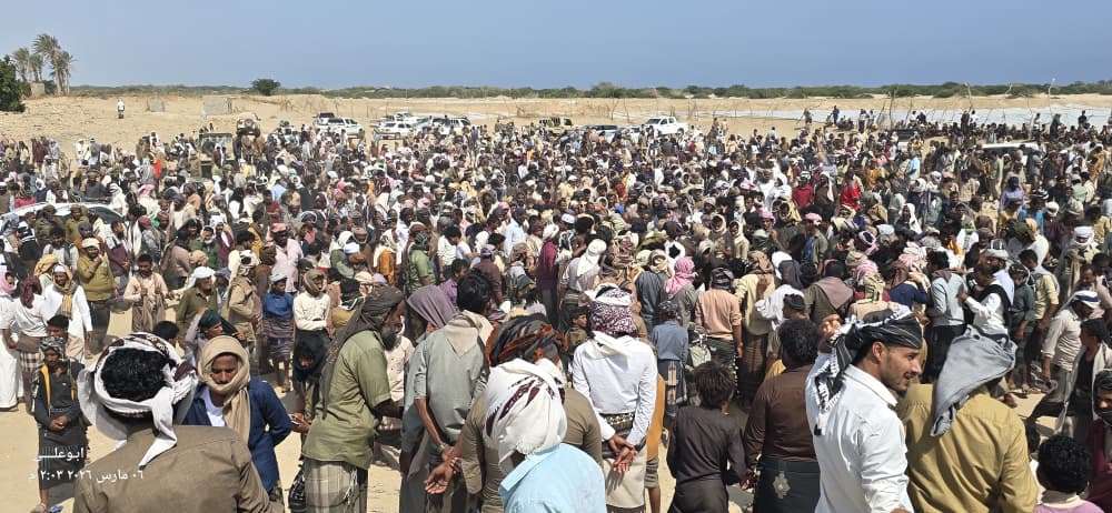 جموع غفيرة تشيّع جثمان الفقيد الشيخ « سالم باداس » في منطقة عرقة بمديرية رضوم بشبوة .*