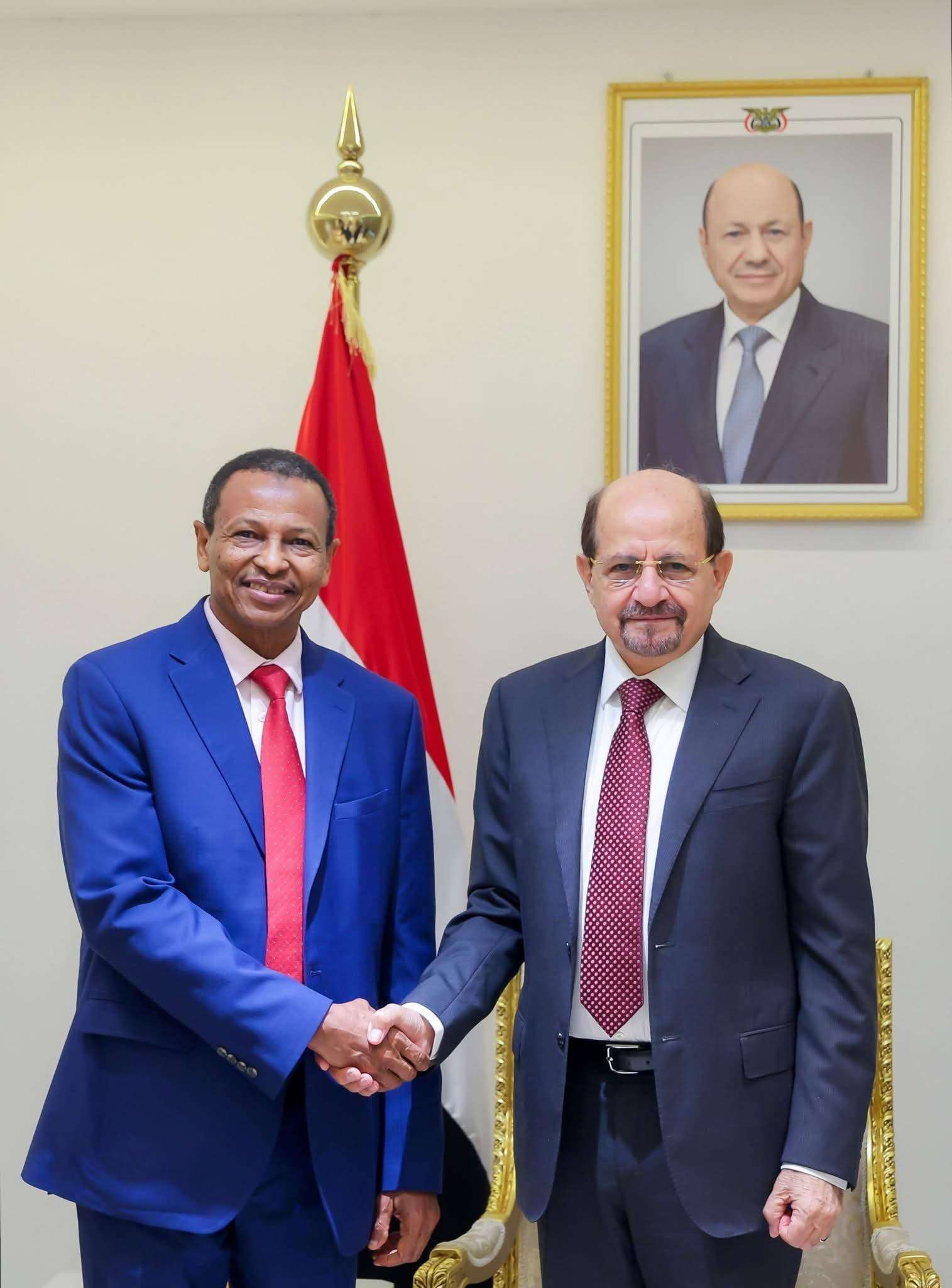 رئيس الوزراء يستقبل في عدن المدير القطري الجديد لبرنامج الأغذية العالمي رئيس الوزراء يستقبل في عدن المدير القطري الجديد لبرنامج الأغذية العالمي