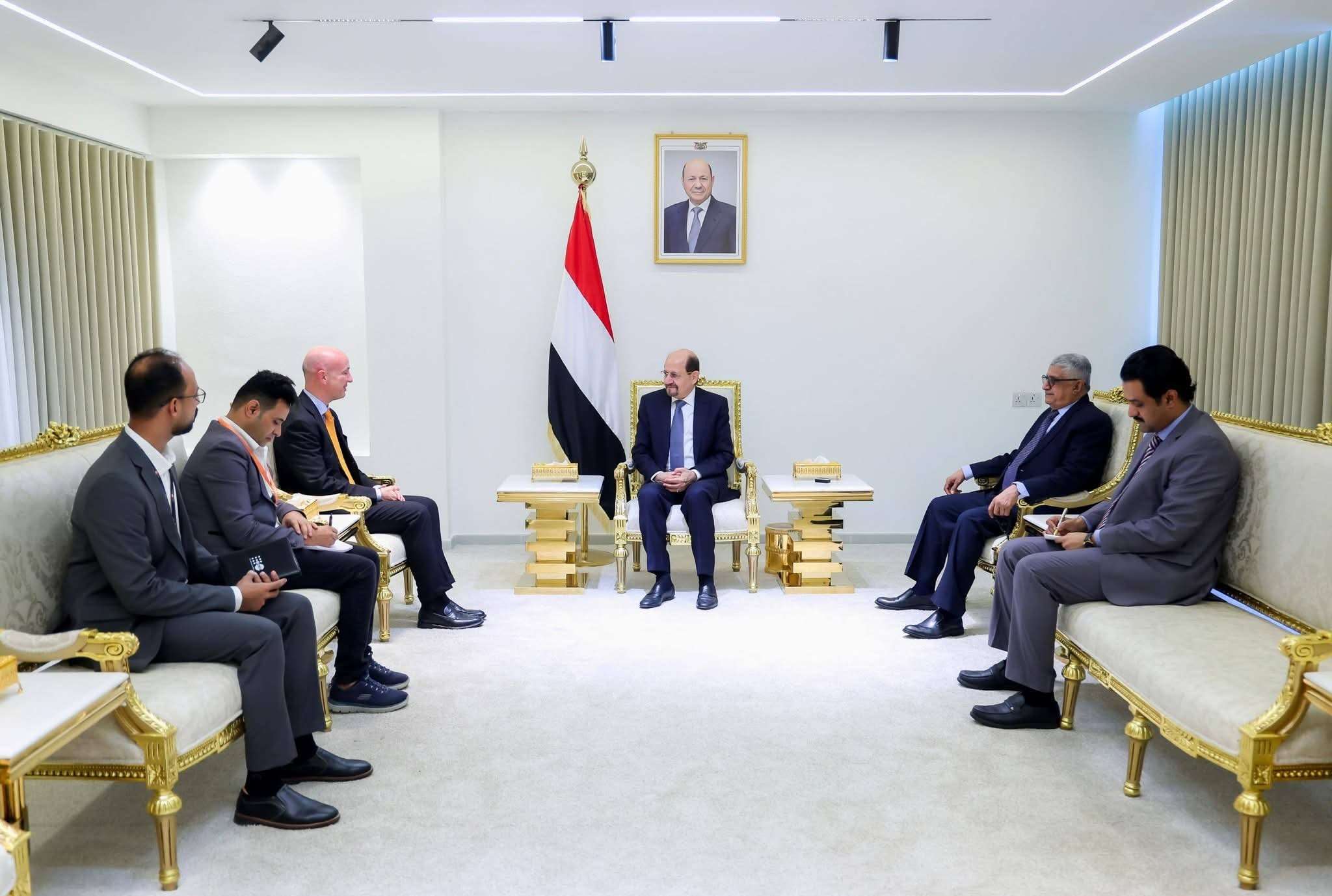 رئيس الوزراء يستقبل في عدن ممثل صندوق الأمم المتحدة للسكان