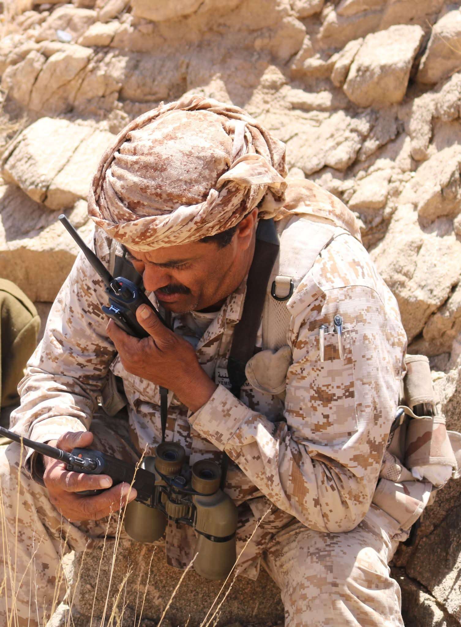 القائد العام لقوات دفاع شبوة يبعث برقيات تهانٍ بمناسبة عيد الفطر ويحيي صمود الأبطال المرابطين في الجبهات القائد العام لقوات دفاع شبوة يبعث برقيات تهانٍ بمناسبة عيد الفطر ويحيي صمود الأبطال المرابطين في الجبهات