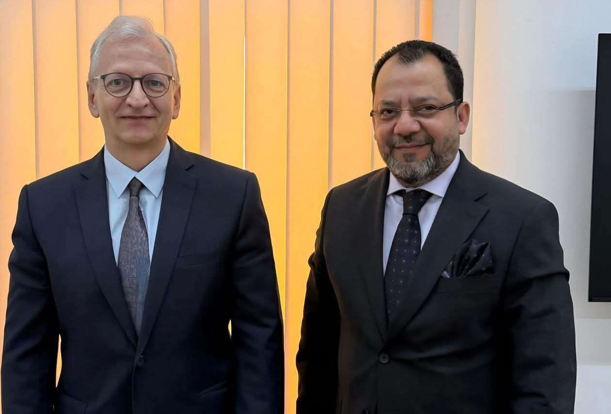 وزير الكهرباء يبحث مع السفير الألماني تعزيز التعاون في قطاع الطاقة