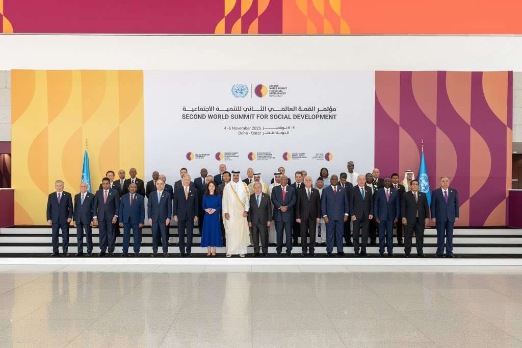 صناعـة الأمل: رئيس الوزراء بن بريك يختتم زيارة “ناجحة” للدوحة بتعهدات دعم.. ويؤكد: “التنمية هي طريق السلام” صناعـة الأمل: رئيس الوزراء بن بريك يختتم زيارة “ناجحة” للدوحة بتعهدات دعم.. ويؤكد: “التنمية هي طريق السلام”