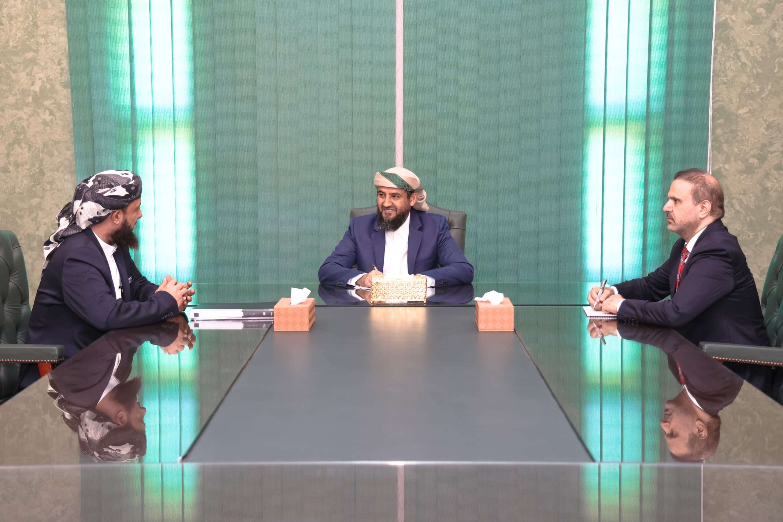 المحرّمي يطّلع على أداء وزارة الأوقاف ويشدد على نشر ثقافة التسامح والوسطية المحرّمي يطّلع على أداء وزارة الأوقاف ويشدد على نشر ثقافة التسامح والوسطية