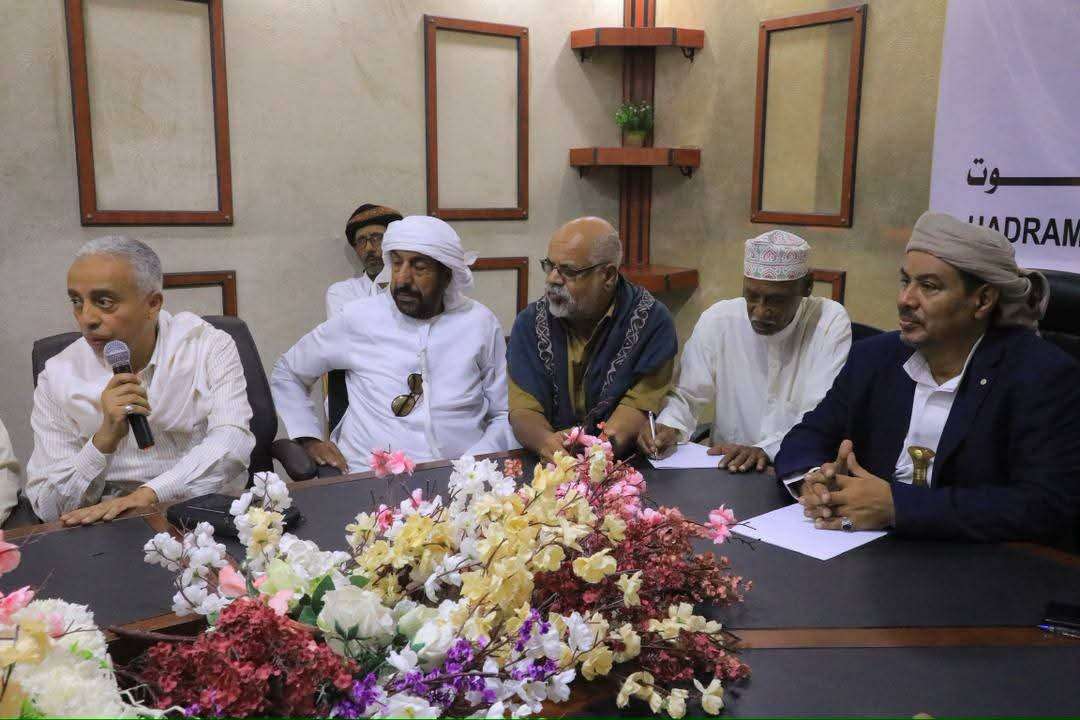 الحديث عن انسحاب القوات الجنوبية من حضرموت “عقيم وسابق لأوانه”